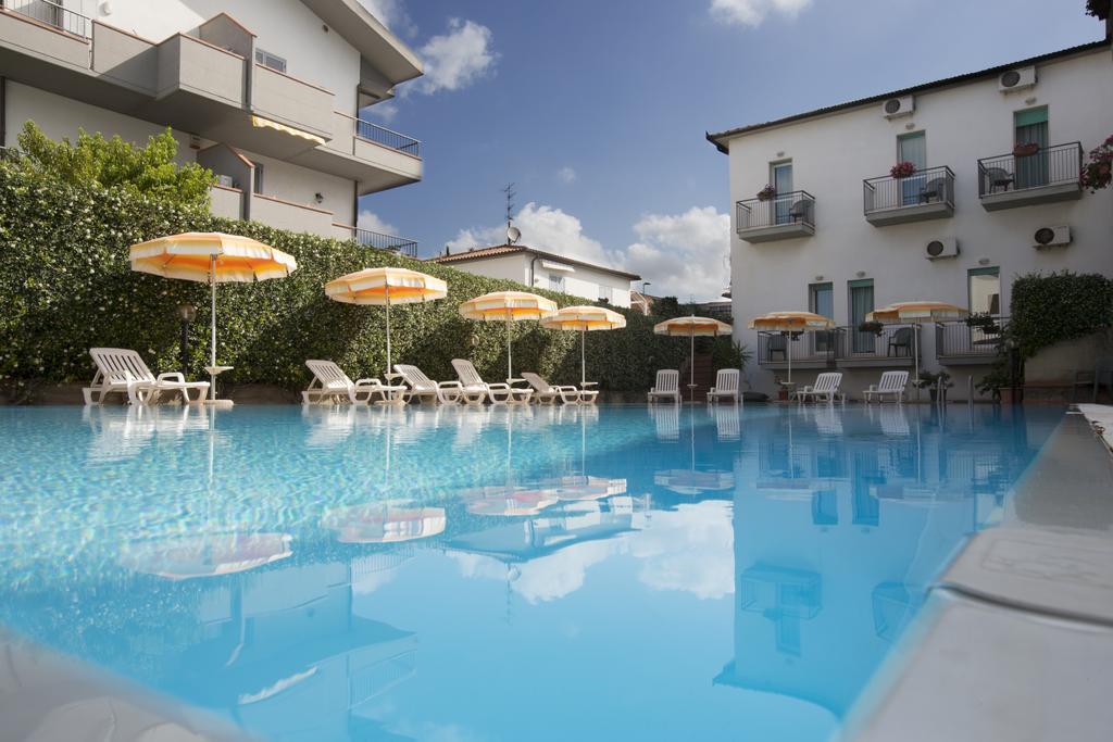 Hotel Rombino Fonteblanda Buitenkant foto
