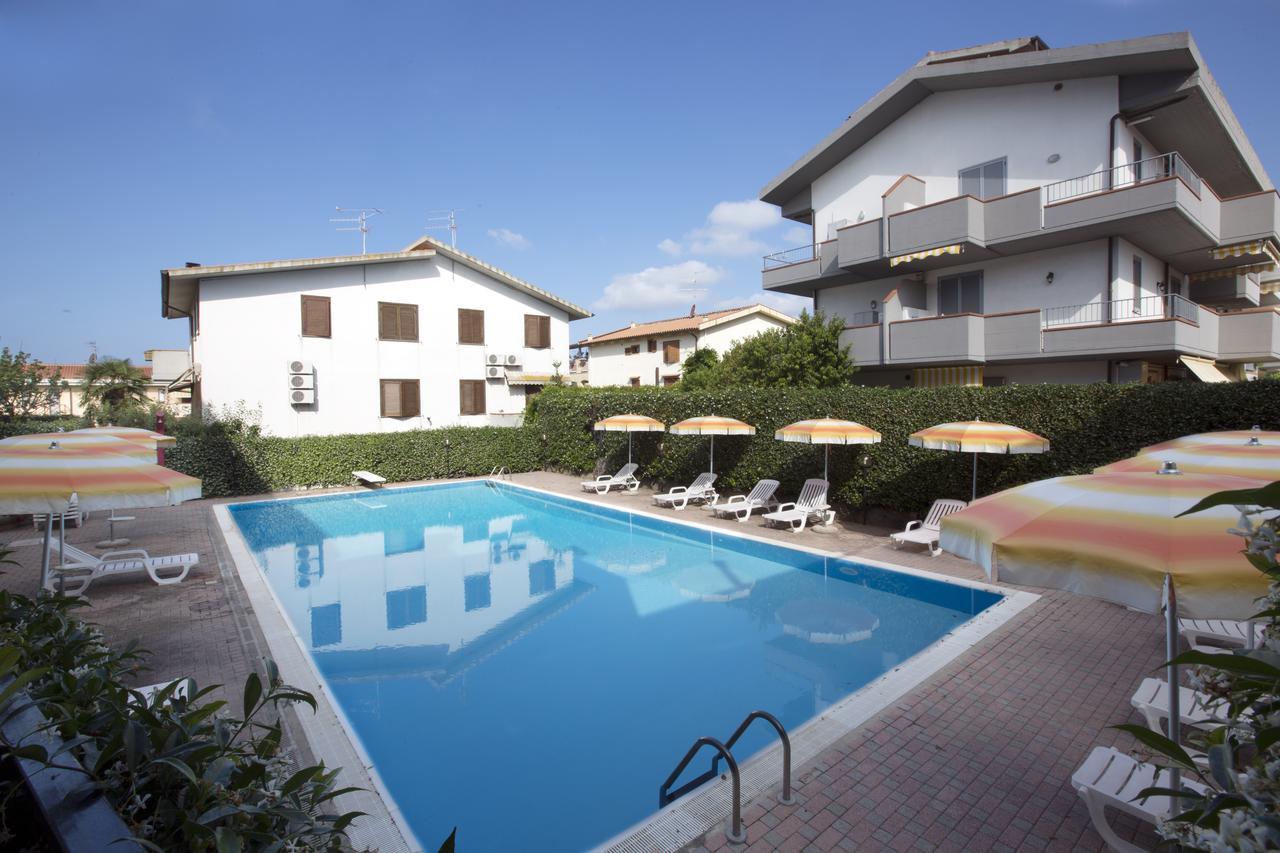Hotel Rombino Fonteblanda Buitenkant foto