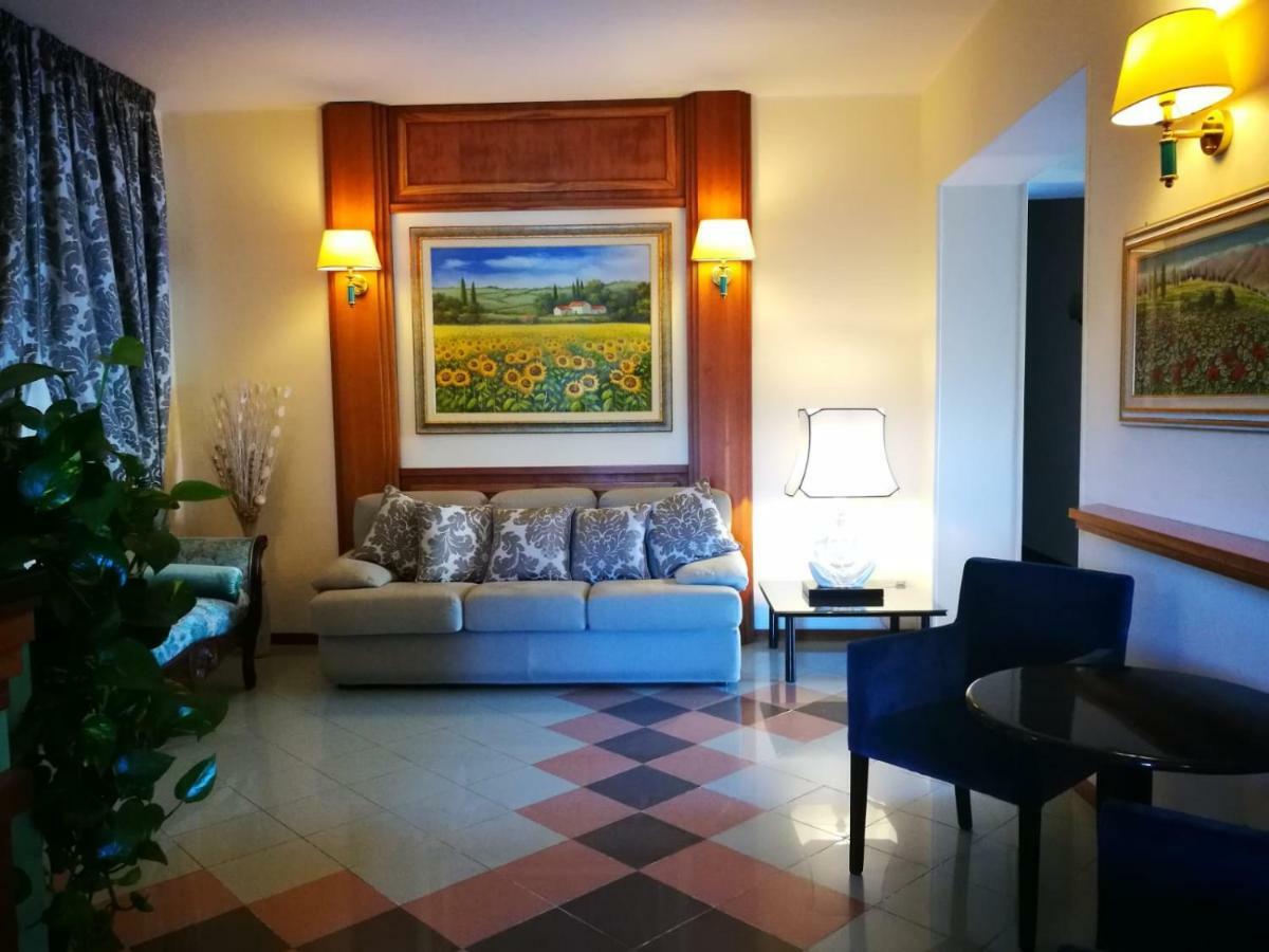 Hotel Rombino Fonteblanda Buitenkant foto