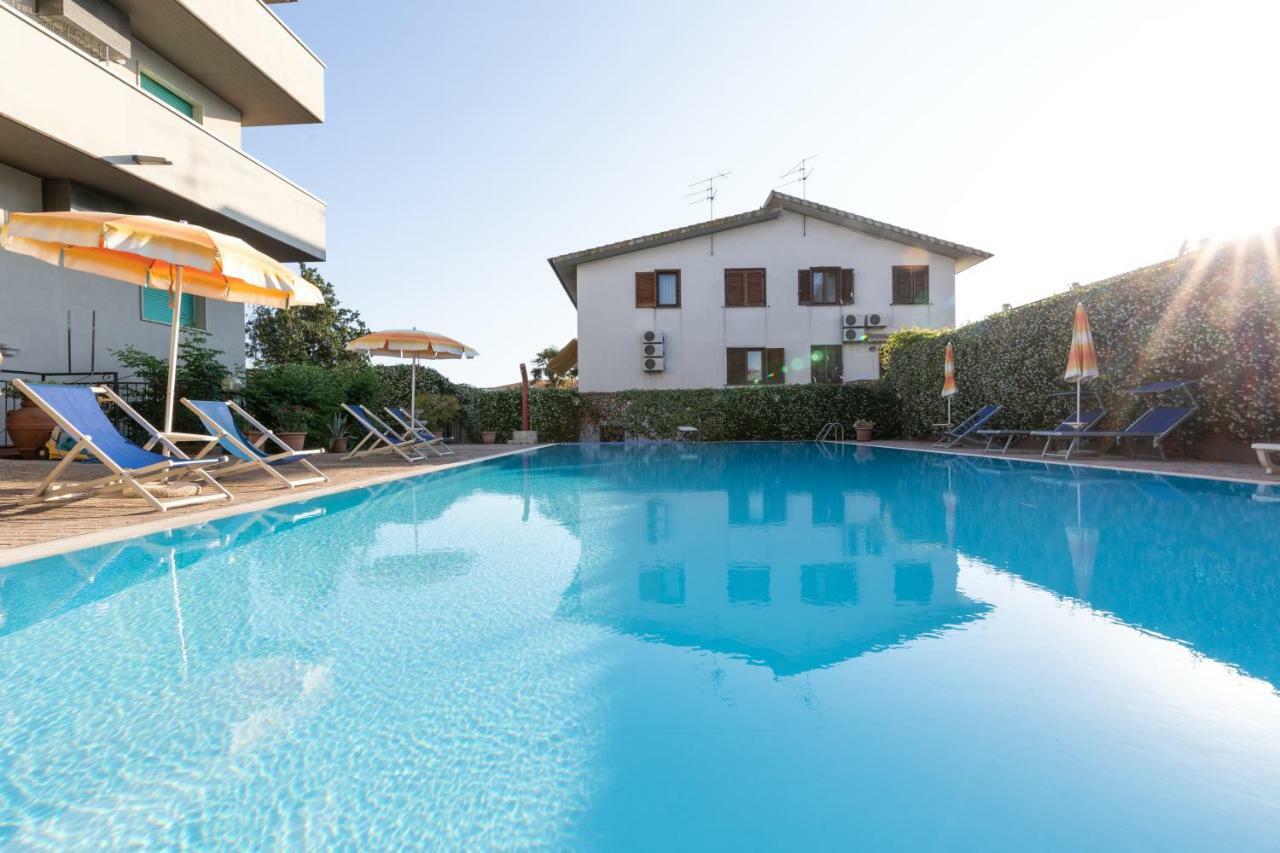 Hotel Rombino Fonteblanda Buitenkant foto